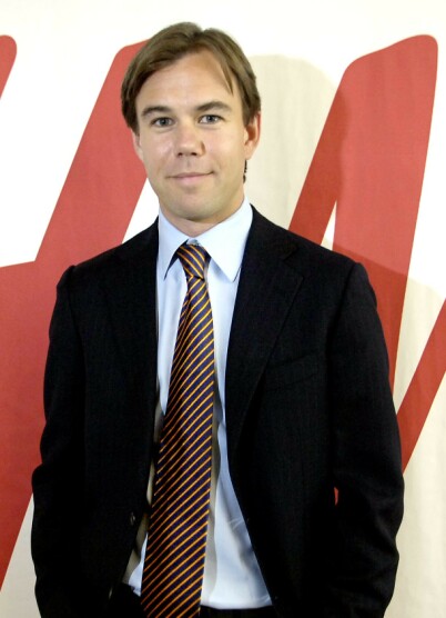 STYRER BUTIKKEN: Karl Johan Persson, Nils Thams fetter, er i dag administrerende direktør i familiebedriften. Foto: NTB Scanpix STYRER BUTIKKEN: Karl Johan Persson, Nils Thams fetter, er i dag administrerende direktør i familiebedriften. Foto: NTB Scanpix
